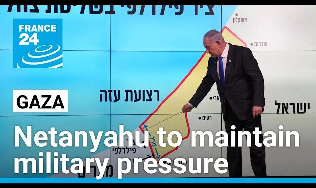 Netanyahu pointing at map during presentation. Netanyahu pointing at map during presentation.