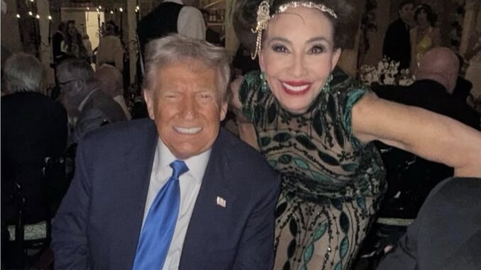 Two people smiling at a formal event. Two people smiling at a formal event.